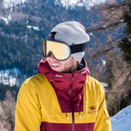 SG Snowboards Webshop - 3 Layer Jacket yellow red Justin Reiter in Italy Carezza pic by Thomas Monsorno