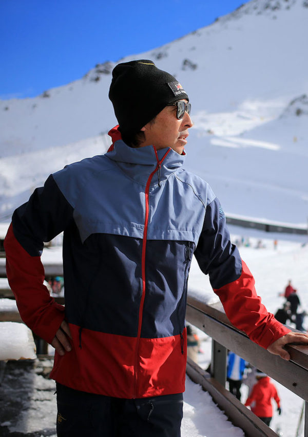 SG Snowboards Webshop - SG SOFTSHELL SNOWBOARD JACKET colorblocking red blue pic by Isamu Kubo4